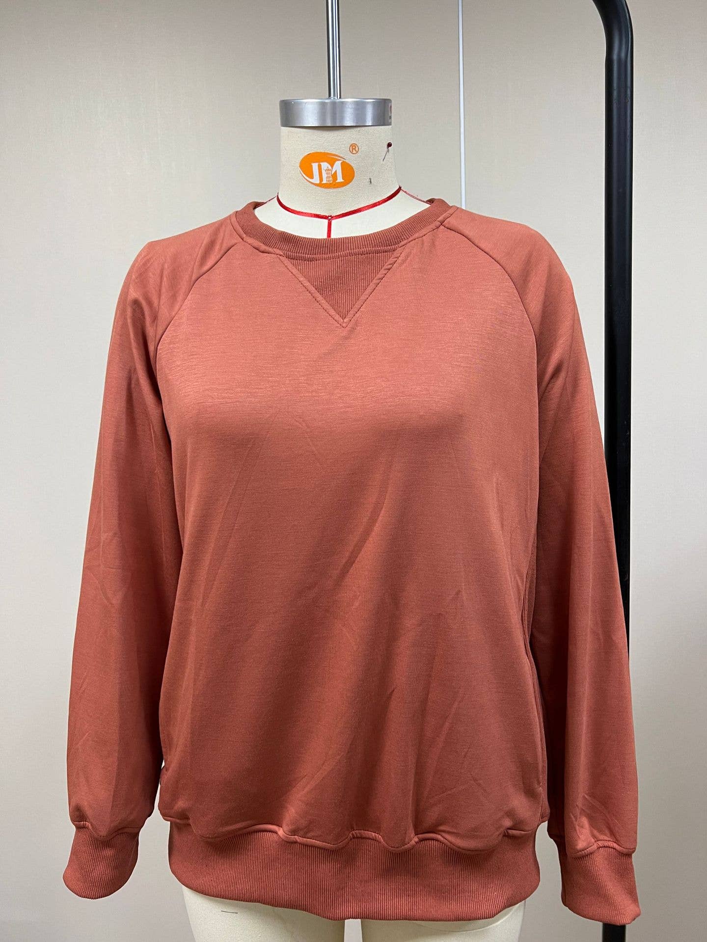 RIBBED POCKET PULLOVER LONG-SLEEVED LOOSE HOODIE