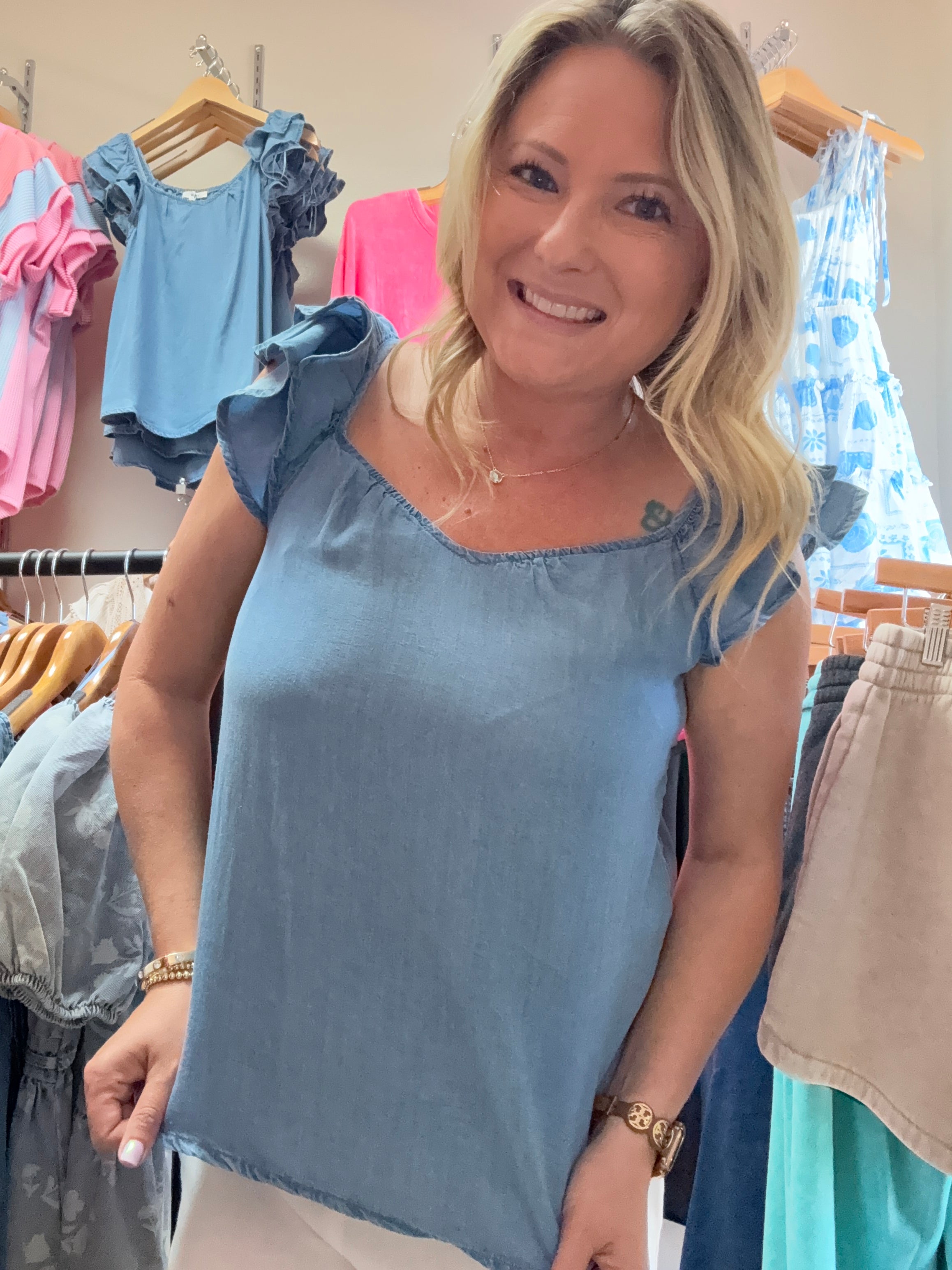 CHAMBRAY RUFFLE SLEEVE TOP