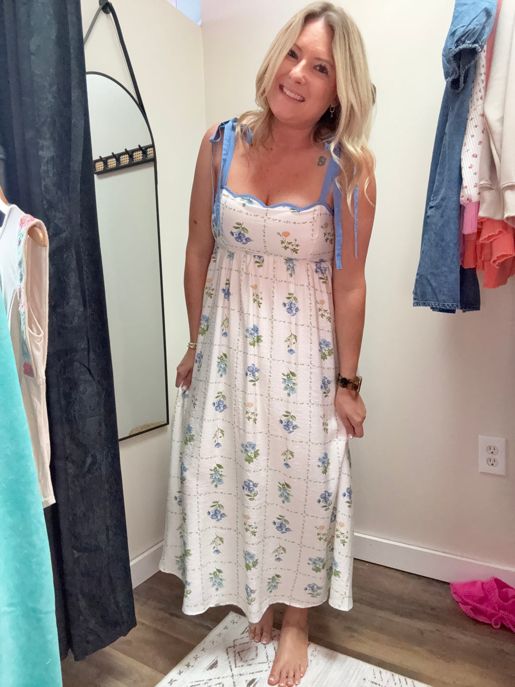 FLORAL PATTERN SCALLOPED DRESS